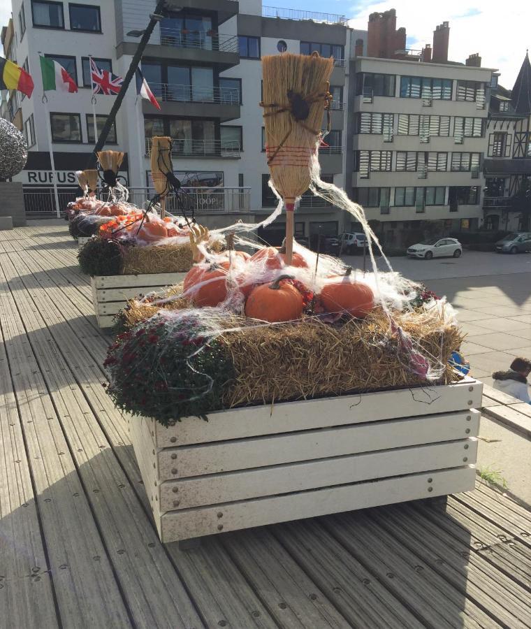 Modern appartement met uniek zeezicht Koksijde Buitenkant foto